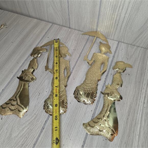 Vtg Stamped Metal Victorian Woman W/Umbrellas Set Of 4 Wall Art Decor Home Int - Picture 2 of 3